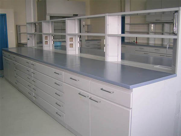 實(shí)驗(yàn)臺